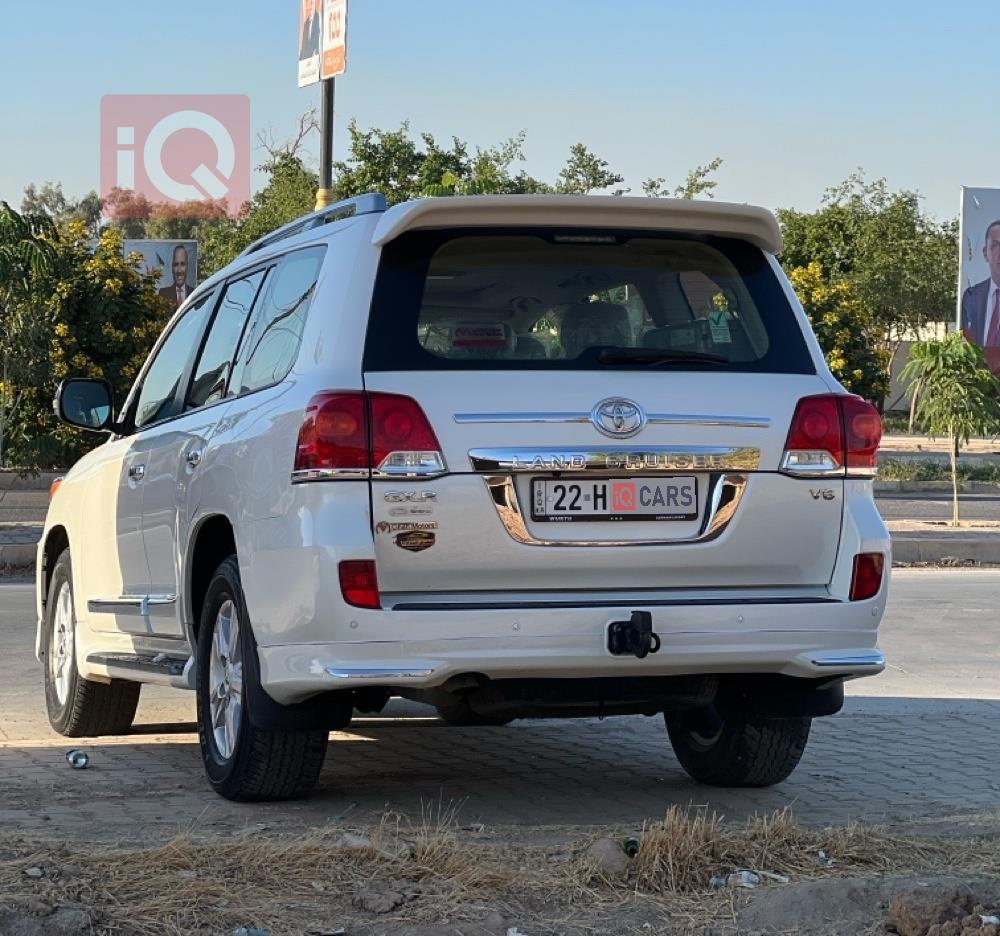 تۆیۆتا لاند کروزەر